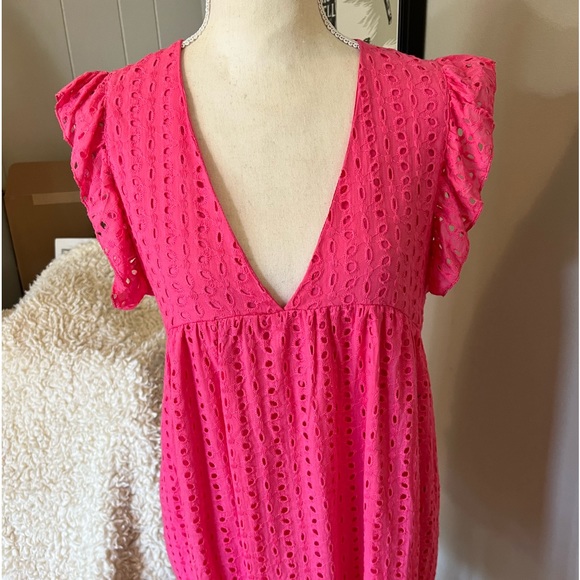 Super cute dress with shorts underneath! Fun Spring/Summer dress.  BARBIECORE - Picture 2 of 14